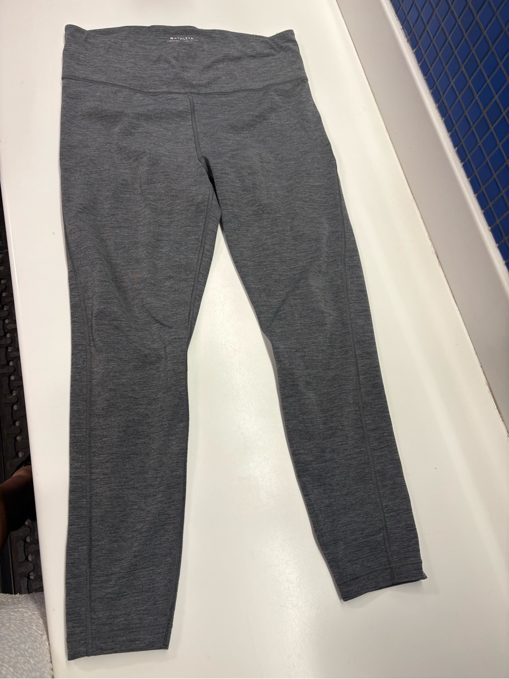 Athleta Charcoal Gray ultimate stash 7/8 leggings